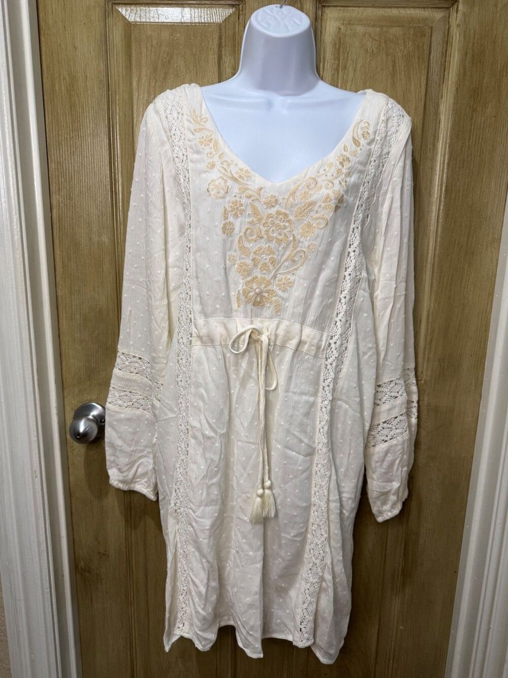 Idyllwind by Miranda Lambert Embroidered Boho Peasant Dress White M Medium Rayon
